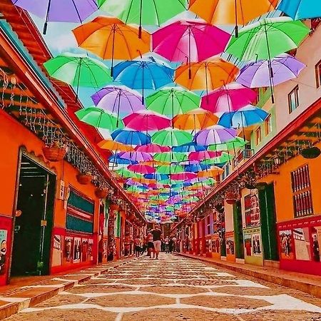 Apartamento Plazoleta De Colores Διαμέρισμα Guatapé Εξωτερικό φωτογραφία